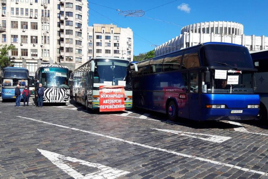 Автобусный Майдан: в Киеве прошла акция протеста перевозчиков