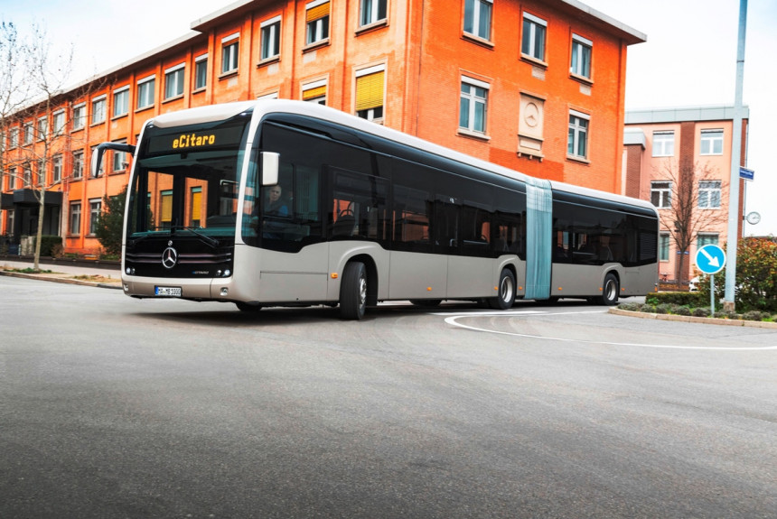 Представлен сочлененный электробус Mercedes eCitaro G