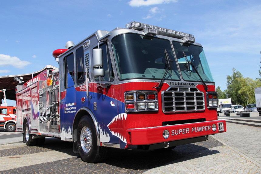 Как объединились производители пожарных машин в США
