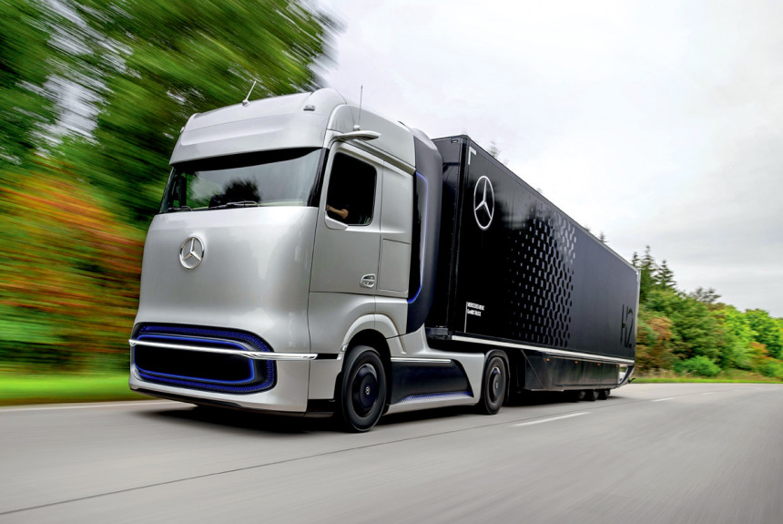 Три чистых: Mercedes показал грузовики завтрашнего дня на электричестве и водороде
