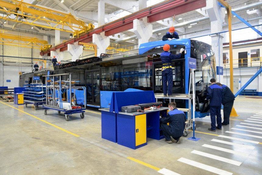 КАМАЗ открыл в Москве завод по производству электробусов