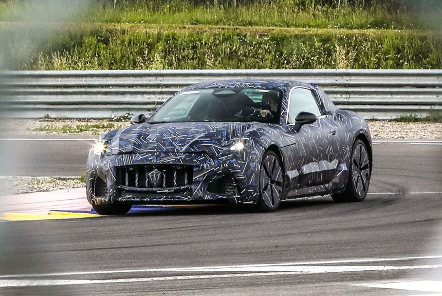 Новое купе Maserati GranTurismo вышло на испытания