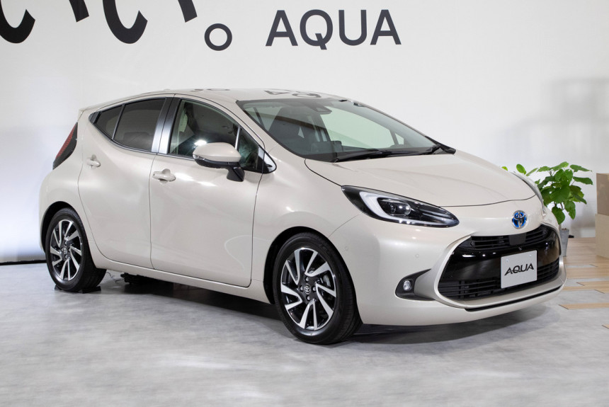 Представлен хэтчбек Toyota Aqua нового поколения