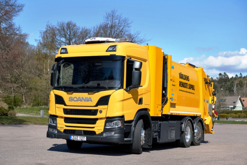 В Швеции появился первый водородный мусоровоз Scania