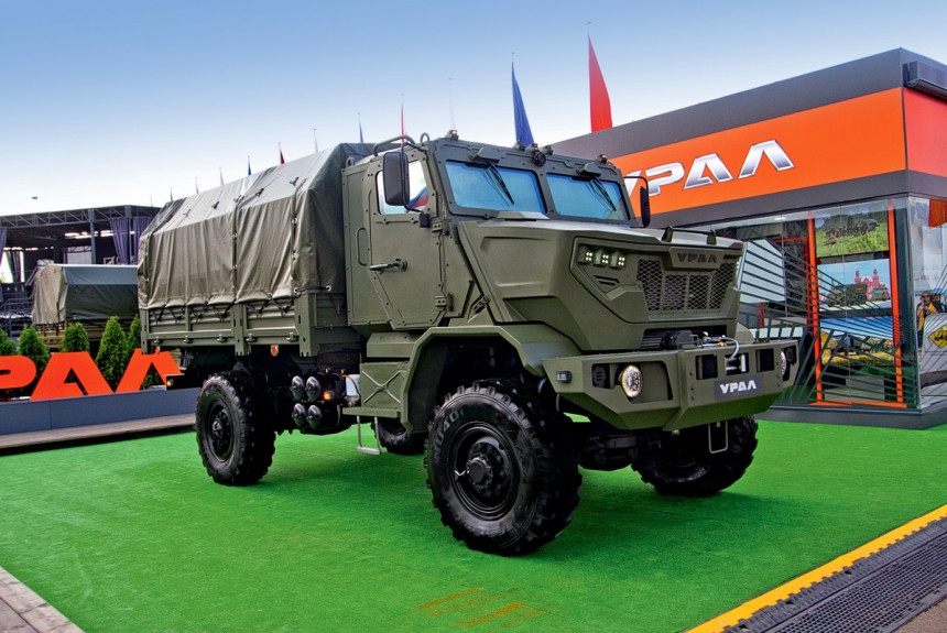 Уральская «шишига»: знакомимся с перспективным бронегрузовиком Урал-66