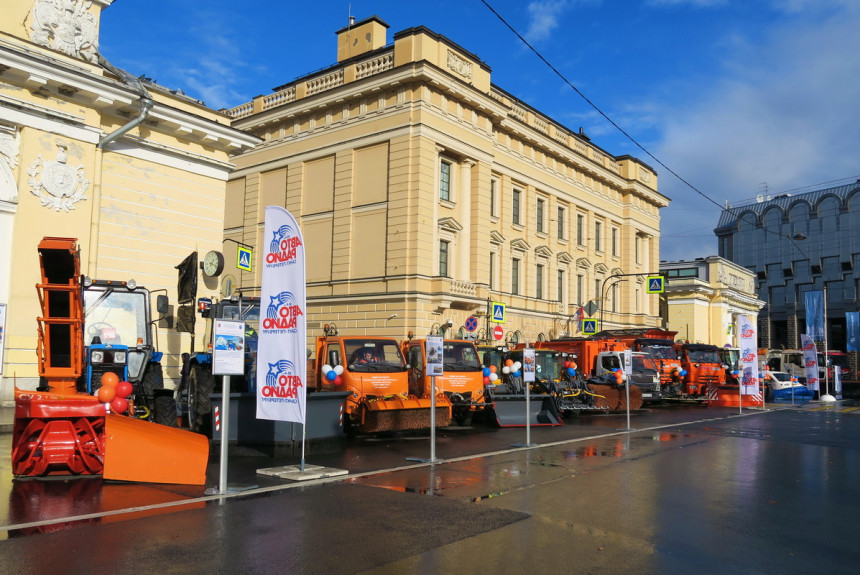 В Петербурге прошел смотр дорожной техники