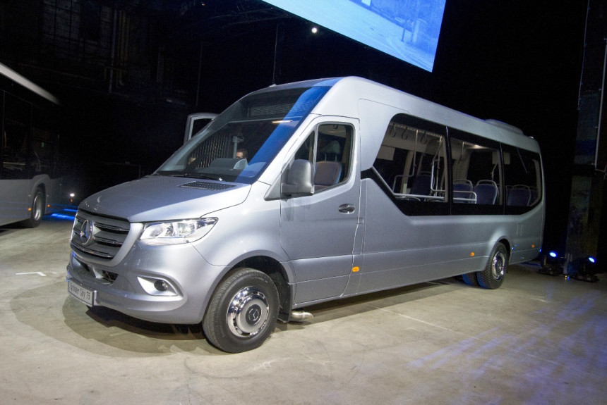 Daimler Buses продает производство автобусов Sprinter