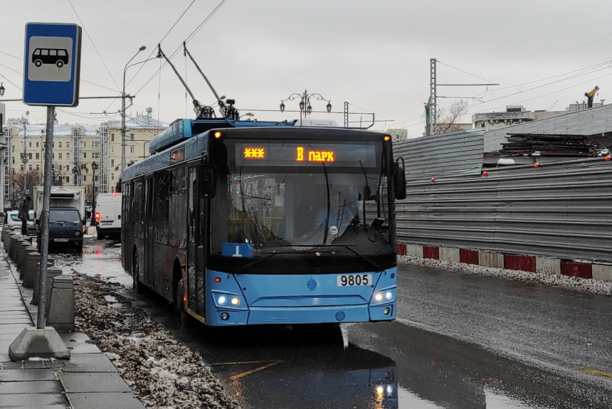 Едем на троллейбусе по Москве — по музейному и реальному маршрутам