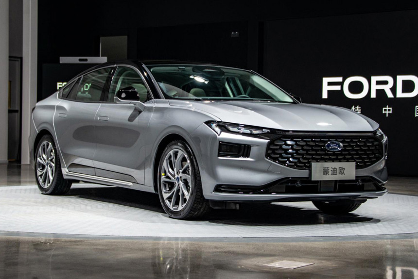 Рассекречен седан Ford Mondeo нового поколения (+интерьер)