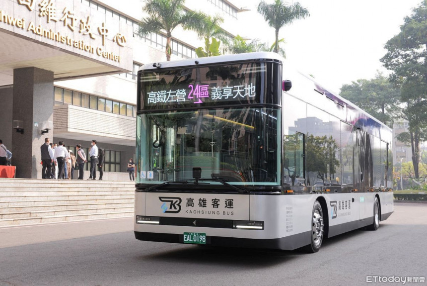 Новый электробус Foxconn начал работать на дорогах Тайваня