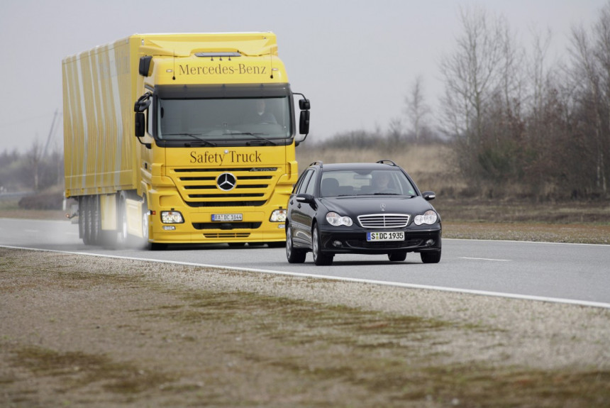 Системы автоторможения для грузовиков и автобусов: грядет ужесточение требований