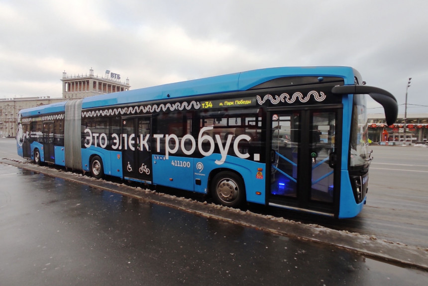 Сочлененный электробус КАМАЗ продолжает испытания в Москве