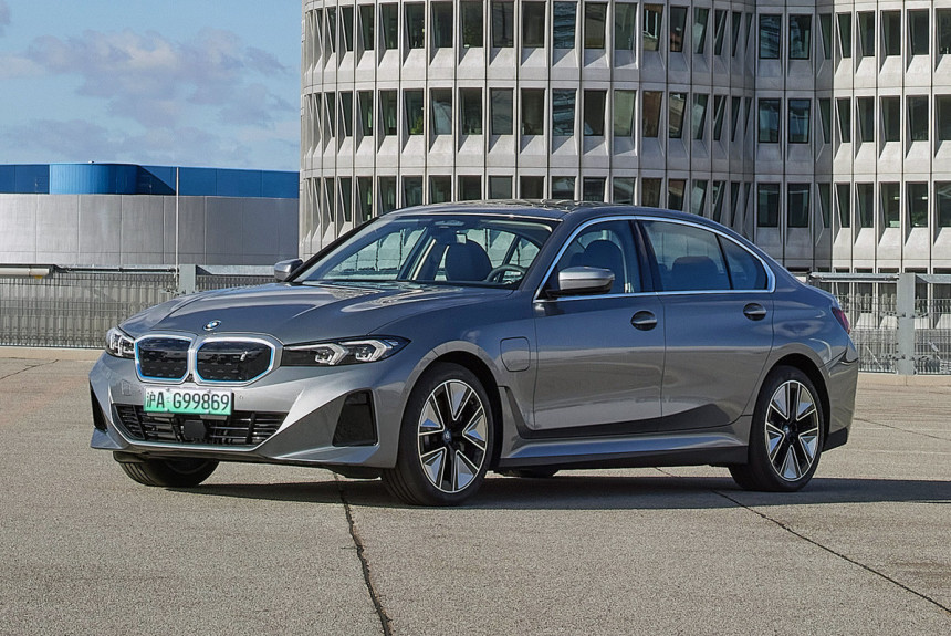 Новый седан BMW i3 предварил рестайлинг третьей серии