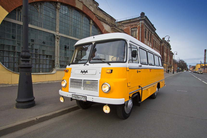 Yellow busmarine: на ретроавтобусе Robur — в Кронштадт!