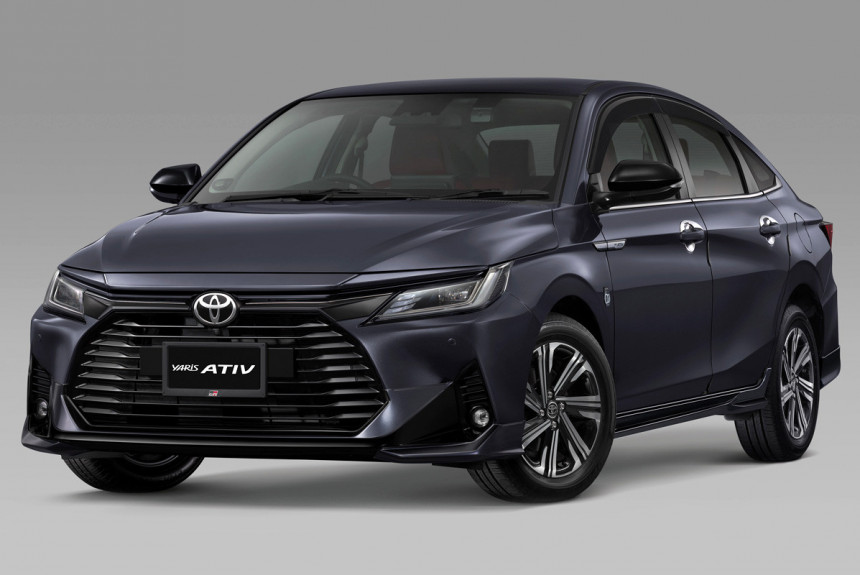 Представлен новый седан Toyota Yaris Ativ