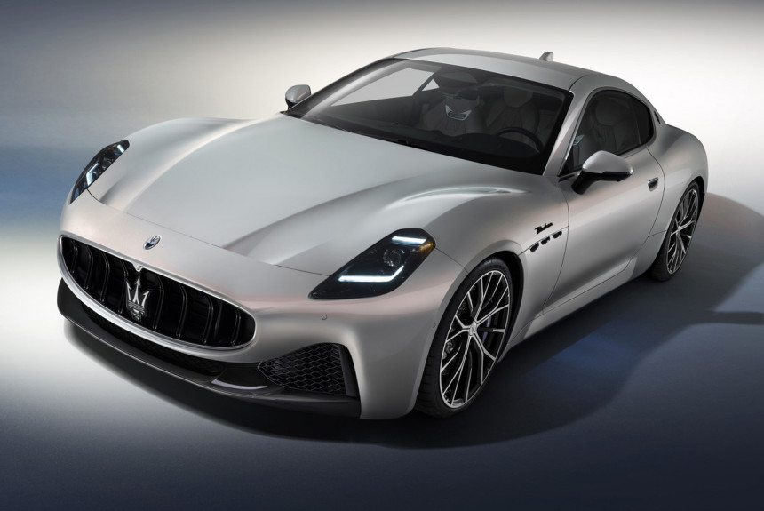 Купе Maserati GranTurismo дебютировало в трех версиях