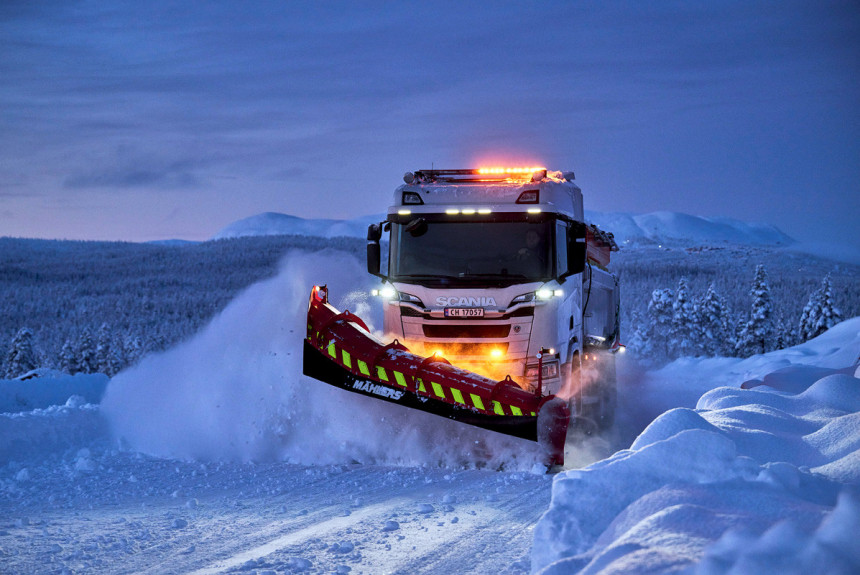 Норвежский размер: новые версии грузовиков Scania показали среди скандинавских снегов