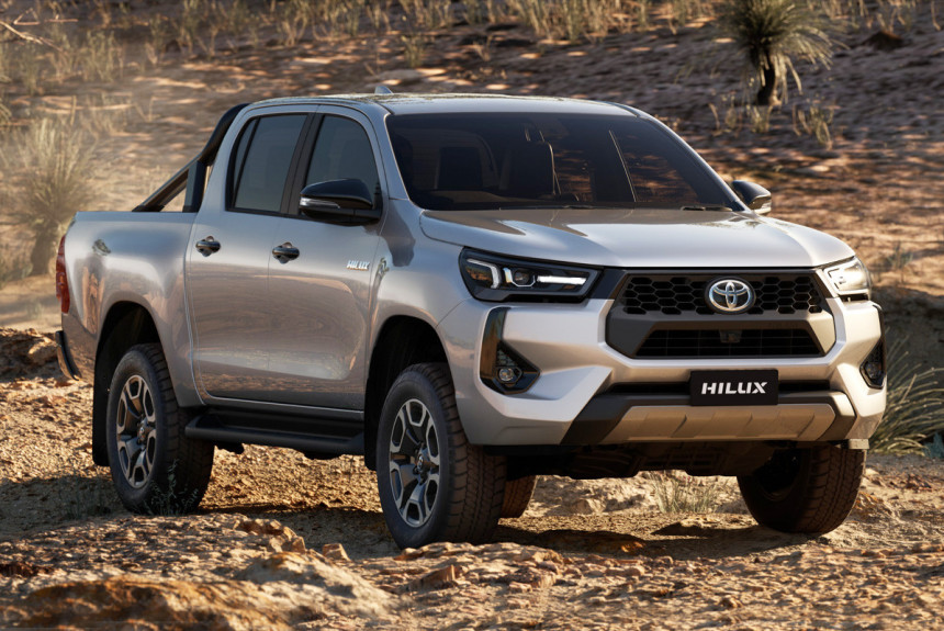 Пикап Toyota Hilux: рестайлинг и гибрид