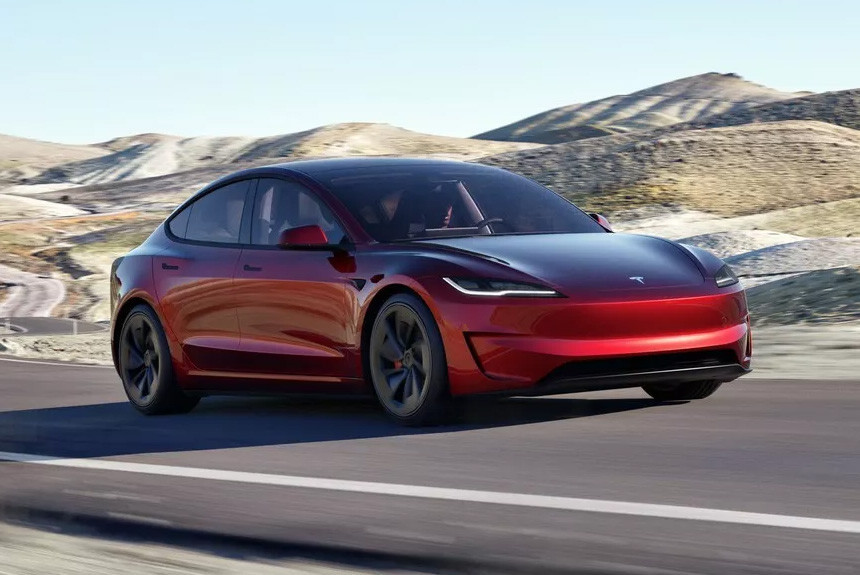 Представлена обновленная Tesla Model 3 Performance