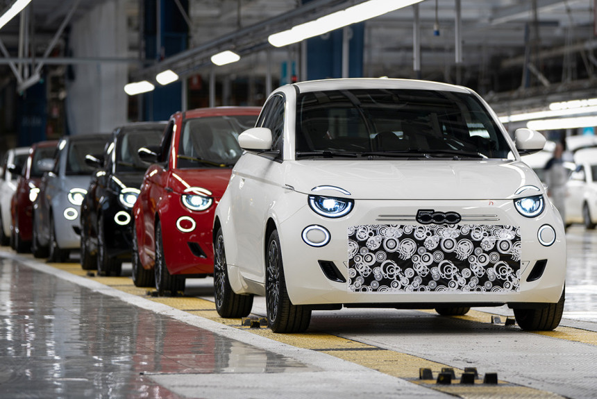 Дайджест дня: Fiat 500 с ДВС, несостоявшаяся «пятерка» BMW и другие события индустрии