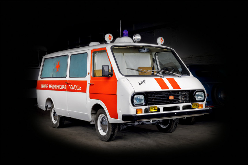 Халат для РАФа-2203: история рафика в скорой помощи