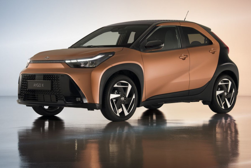 Обновленная Toyota Aygo X: гибрид и спортивная версия