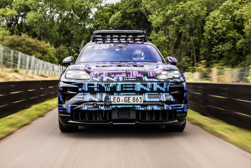 Новый Porsche Cayenne Electric показан в камуфляже