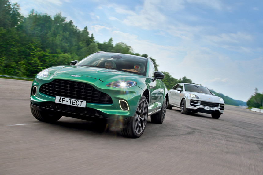 Aston Martin DBX или Porsche Cayenne S Coupe? Тест на полигоне