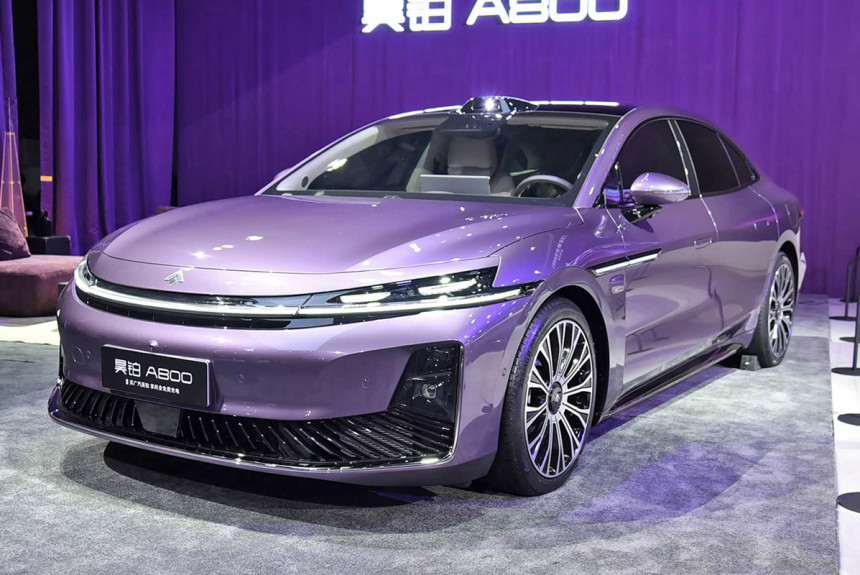 Концерн GAC показал флагманский седан Hyptec A800
