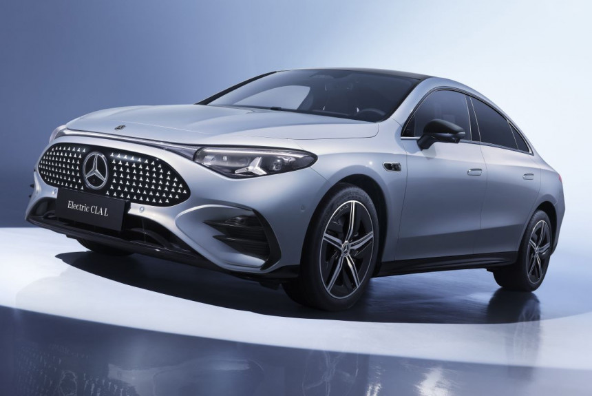 Удлиненный Mercedes-Benz CLA L выходит на рынок