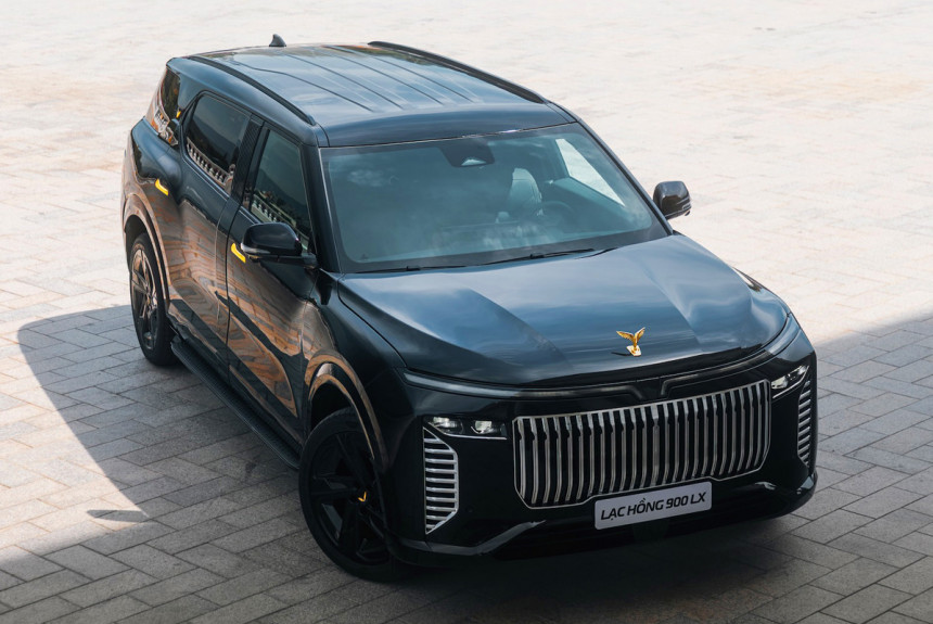 Компания VinFast показала бронированный кроссовер Lac Hong 900 LX