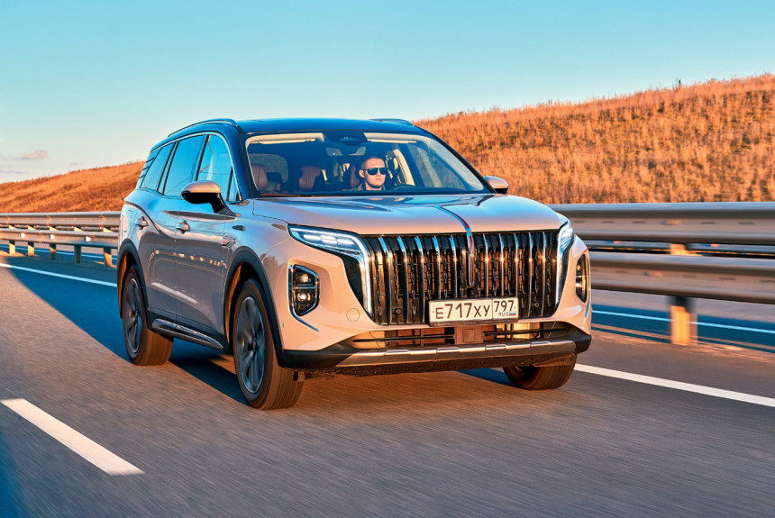 Тест Hongqi HS7 второго поколения: мотор поперек и Волжская Булгария