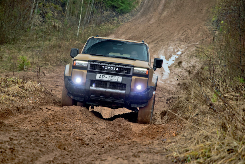 Медвежонок Праддингтон. Toyota Land Cruiser Prado последнего поколения по дорогам и без них