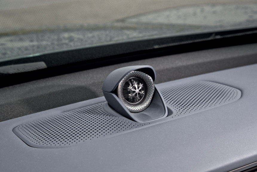 Что такое прогрев в автозвуке? Голованов об аудиосистемах машин рейтинг-теста 2025