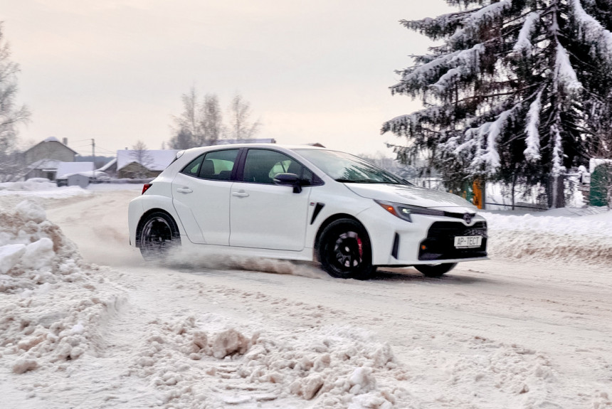 Диета от Gazoo Racing: тест хот-хэтча Toyota GR Corolla