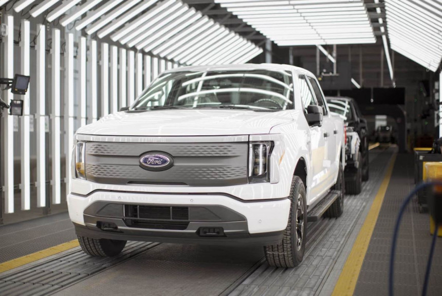 Компания Ford в 2025 году: электромобильные убытки