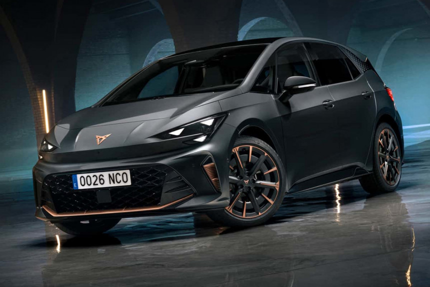 Представлен обновленный хэтчбек Cupra Born