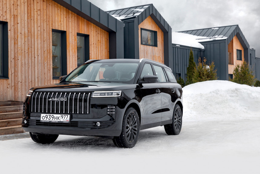 Знакомство с кроссовером Jaecoo J6: откуда взялись тринадцать сантиметров?