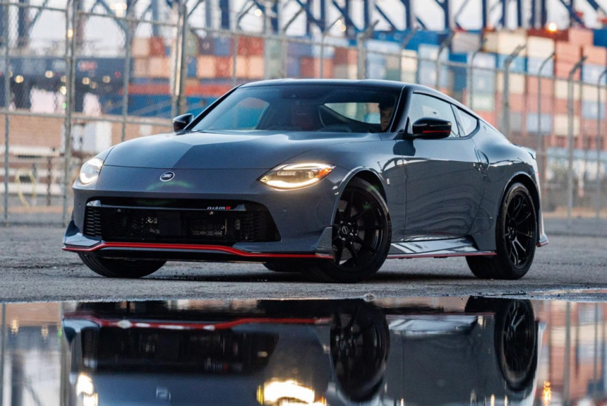 Nissan Z Nismo обрел механическую коробку передач