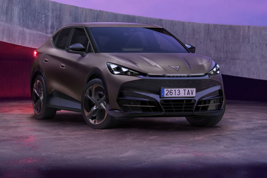 Паркетник Cupra Tavascan получил свою порцию доработок