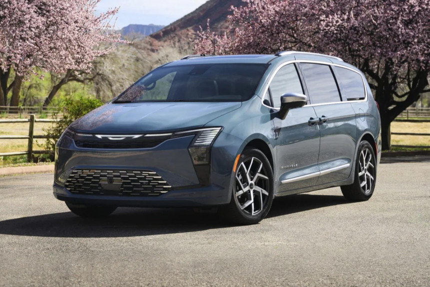 Обновленный минивэн Chrysler Pacifica: официальная премьера