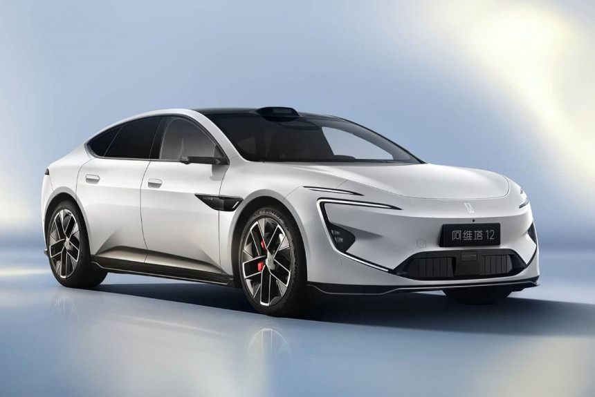 Обновленный Avatr 12 обрел свежую технику Huawei