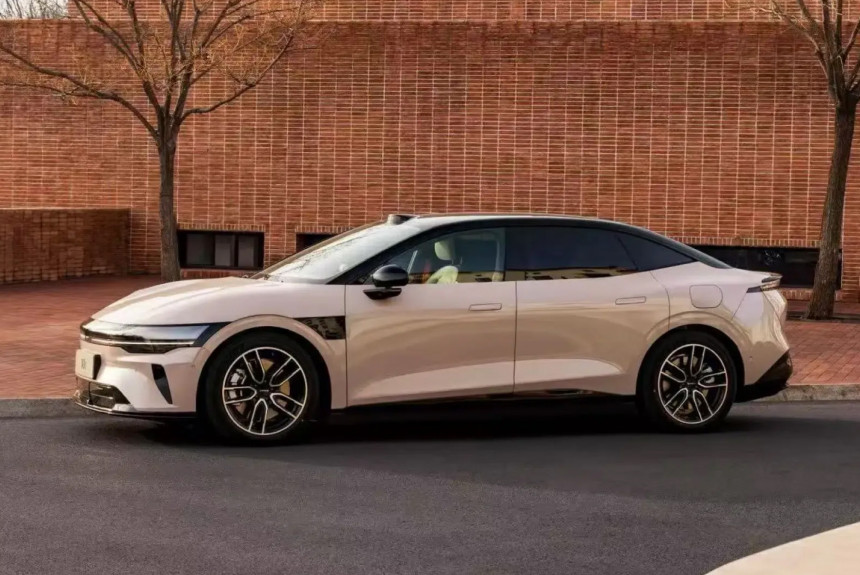  Седан и универсал Zeekr 007 подверглись первому обновлению