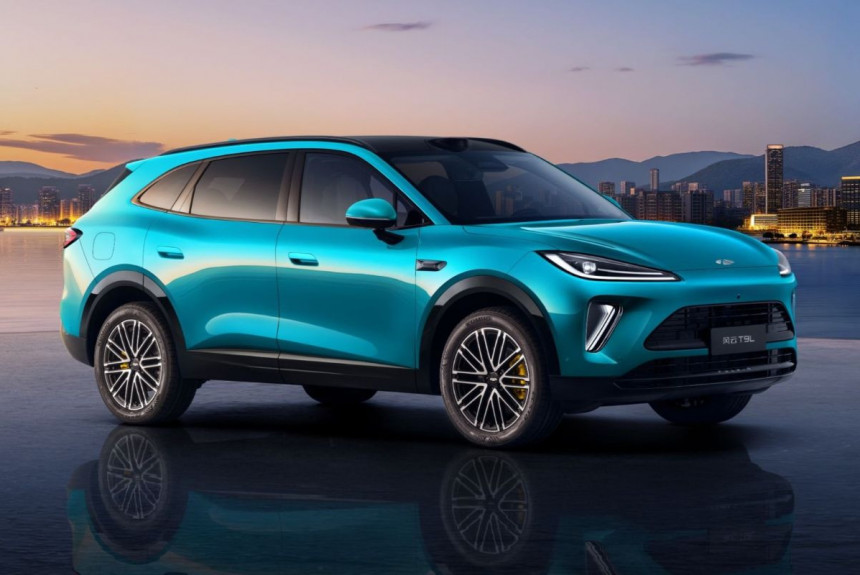 Большой и дешевый гибрид Chery Fulwin T9L дебютировал в Китае