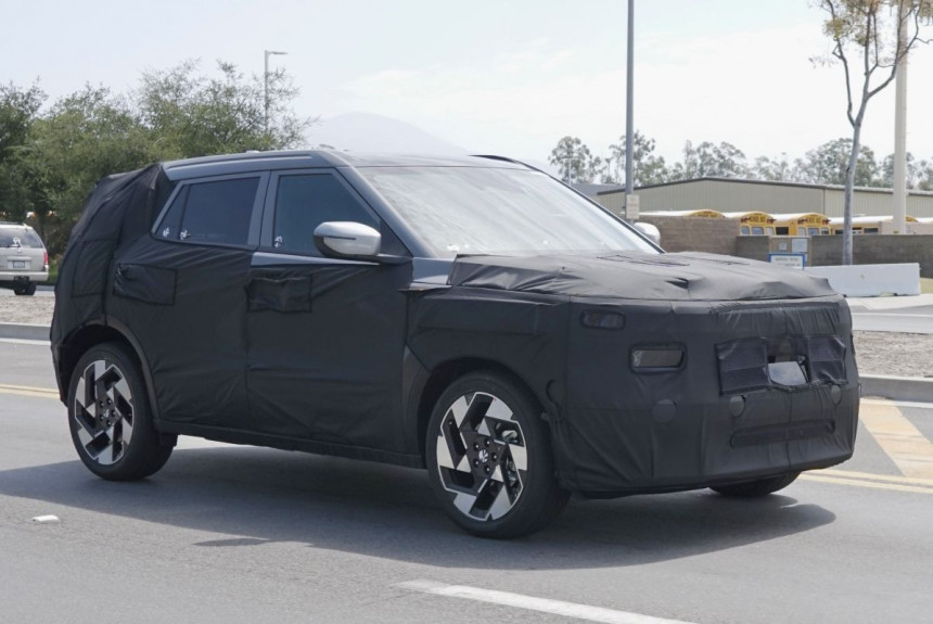 Кроссовер Hyundai Kona нового поколения замечен на испытаниях в США