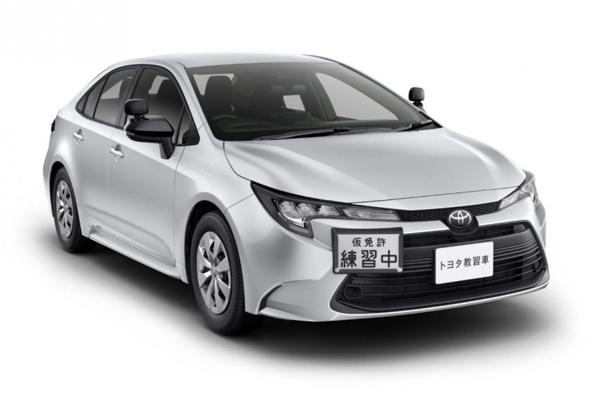 Toyota Corolla в Японии сохранила «механику», но только для автошкол