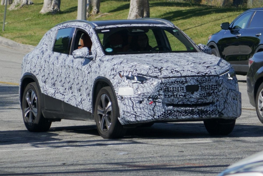 Новый Mercedes-Benz GLA замечен на испытаниях в США