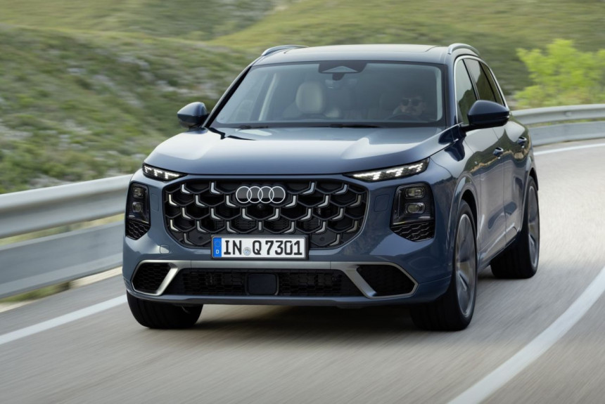 Кроссовер Audi Q7 перешел в новое поколение
