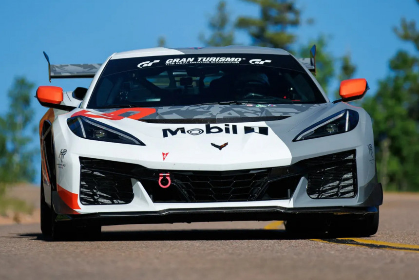«Гонка в облака» на Пайкс-Пик: рекорд Chevrolet Corvette ZR1X и триумф электромобиля Ford
