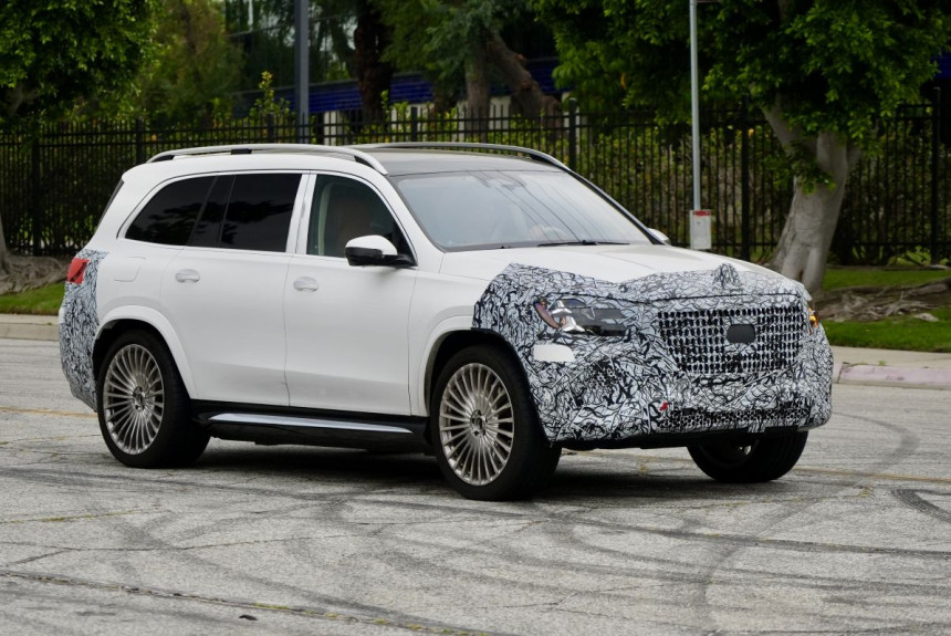 На подходе обновленный кроссовер Mercedes-Maybach GLS